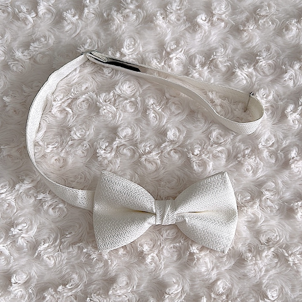 Bow Tie Ivory Adjustable Clip On